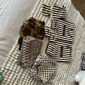 Hendri bendel Gift bags, boxes & tissue paper